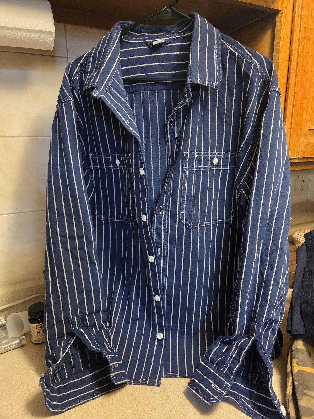 Old Navy Navy and White Vertical Stripe Button-Down Shirt Size Large